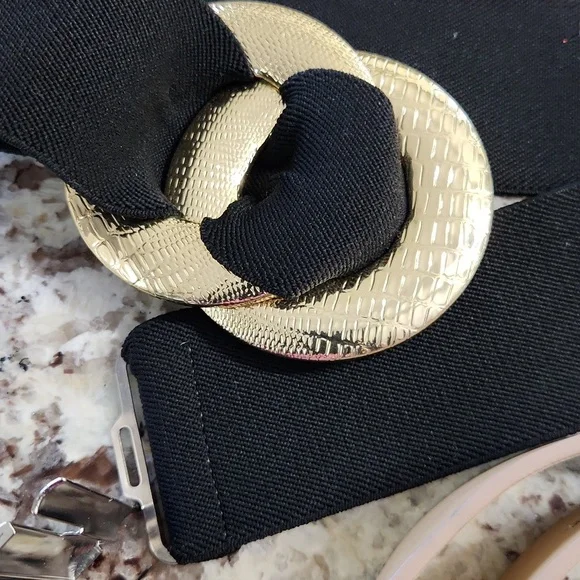 Assorted belts - Picture 4 of 5